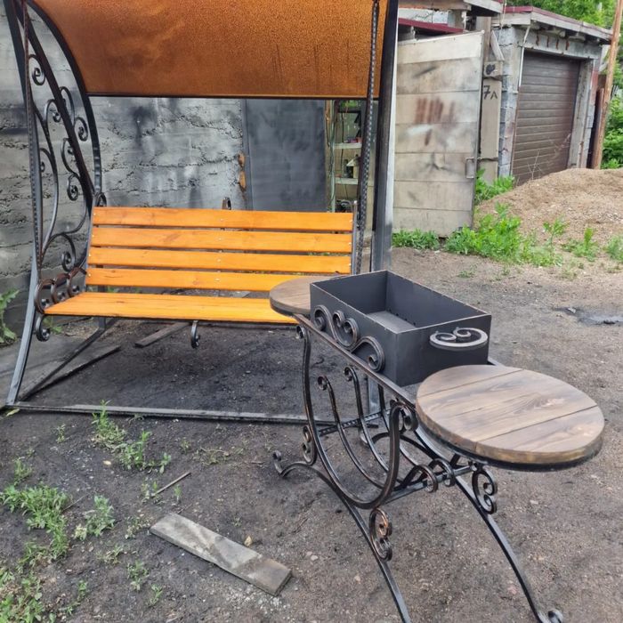 Качеля садовая кованная