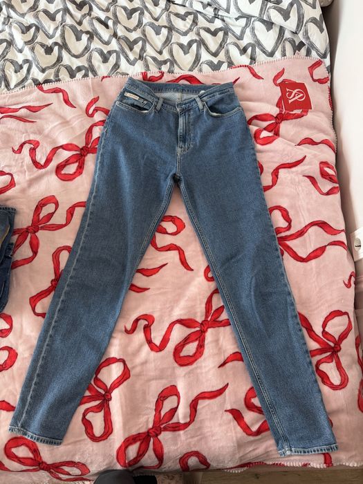 Джинсы Calvin clein