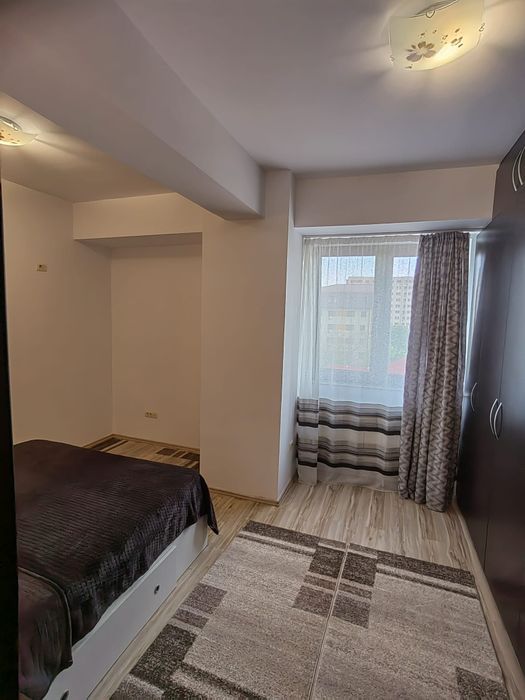 Închiriez apartament 3 camere Str. Valea Oltului