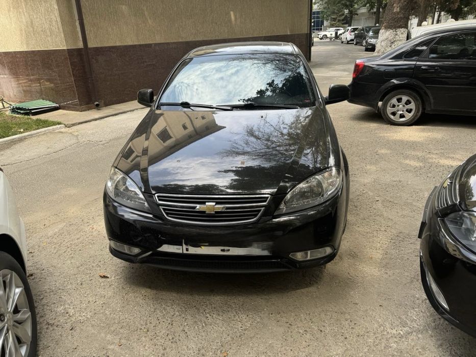 Chevrolet Gentra Black