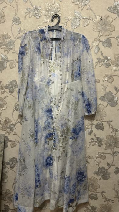 Продам платья б/у