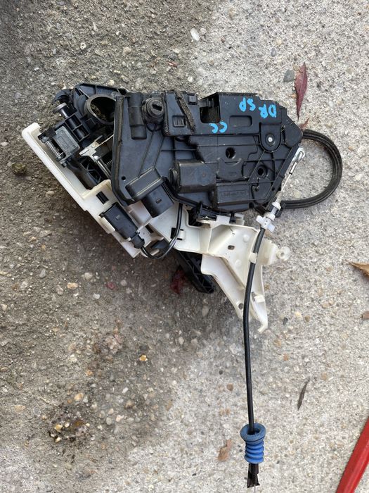 Broasca usa stanga / dreapta Fata spate Volkswagen passat CC maner usa