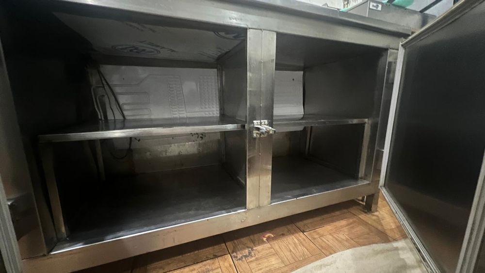 Продам витринный холодильник