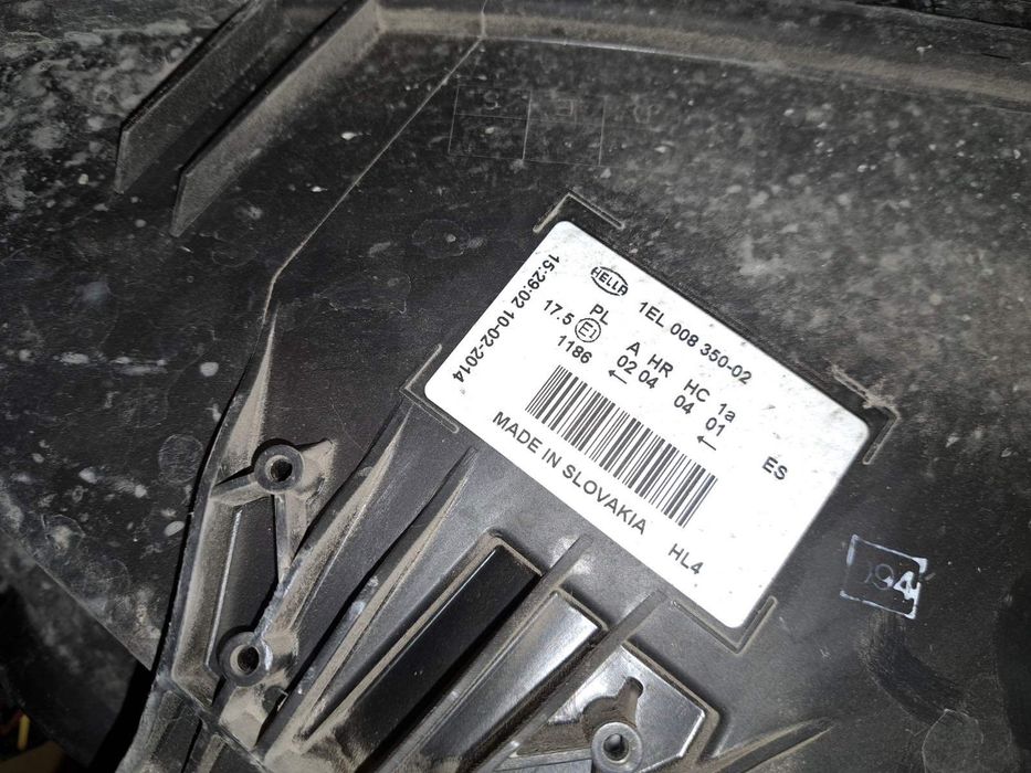 Фарове Хела за Фолцваген Б5.5  2004