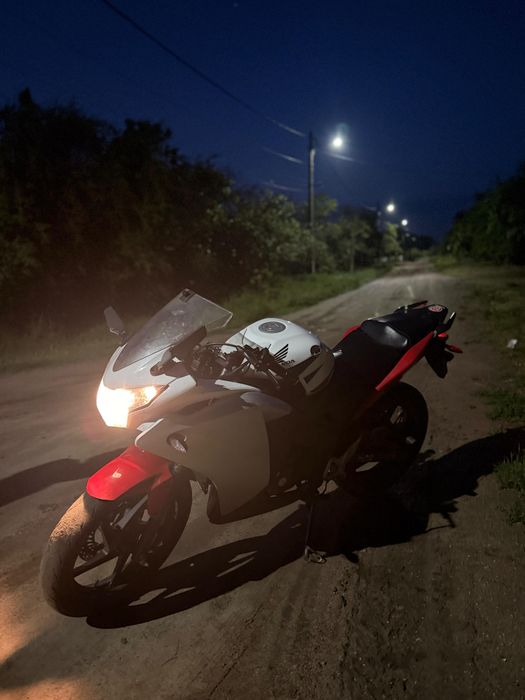 Honda CBR 125R 2015