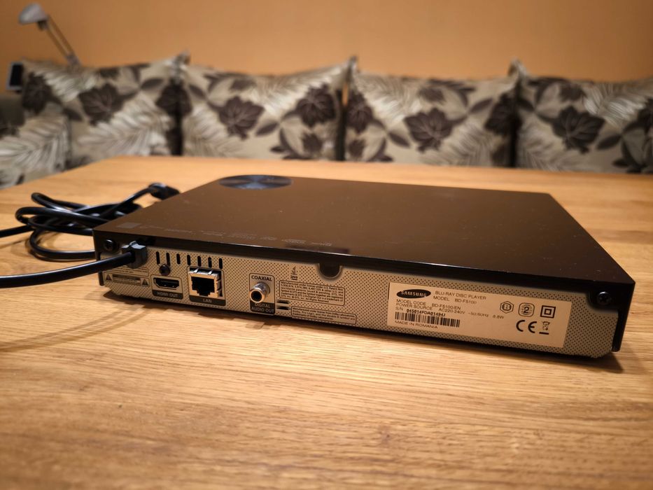 Блу Рей плеър Samsung BD-F5100 + подарък