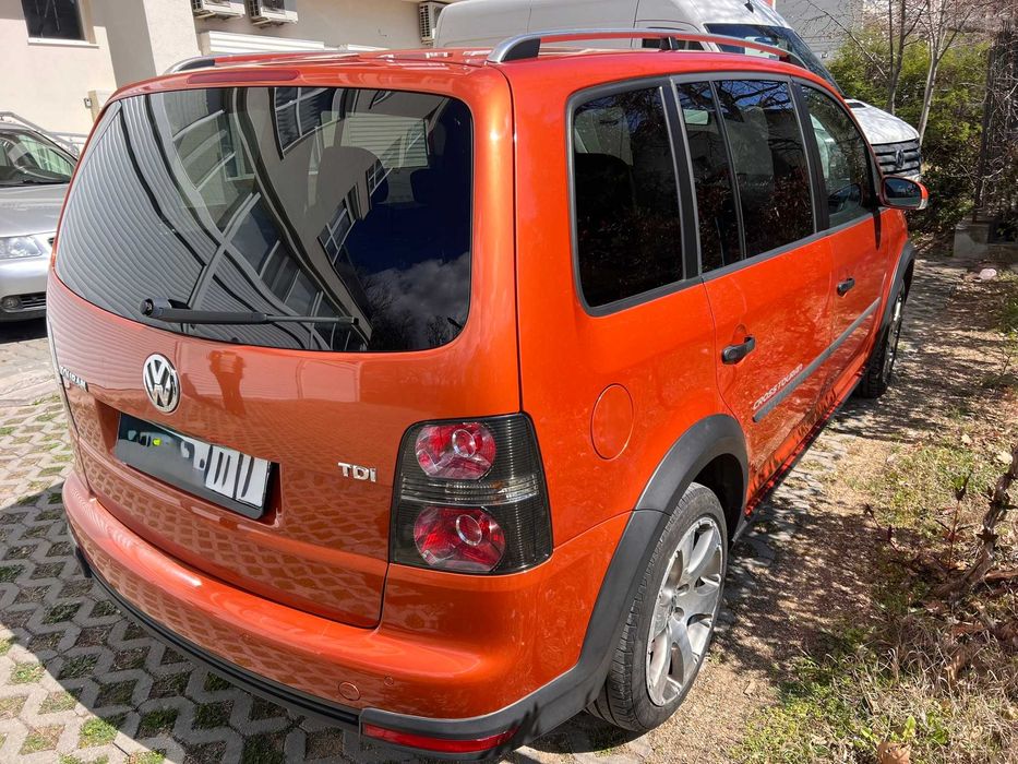 VW Touran CROSS 1.9 105