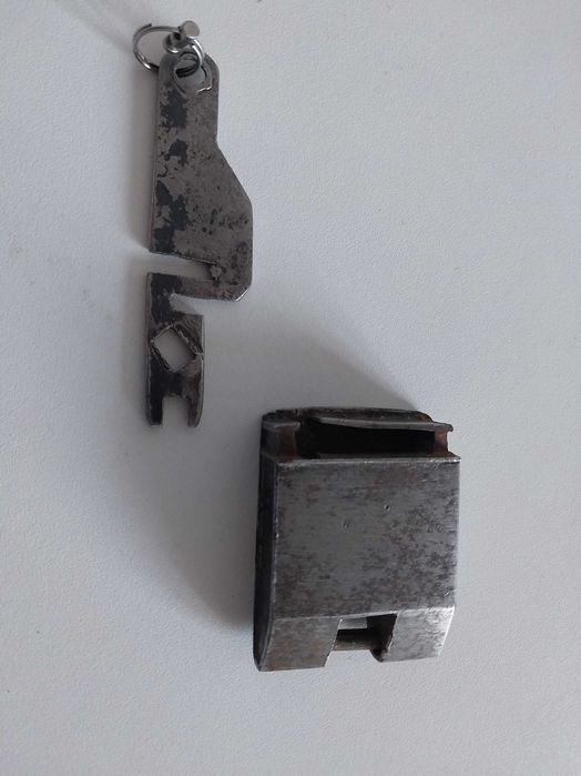 Продам                      Замок