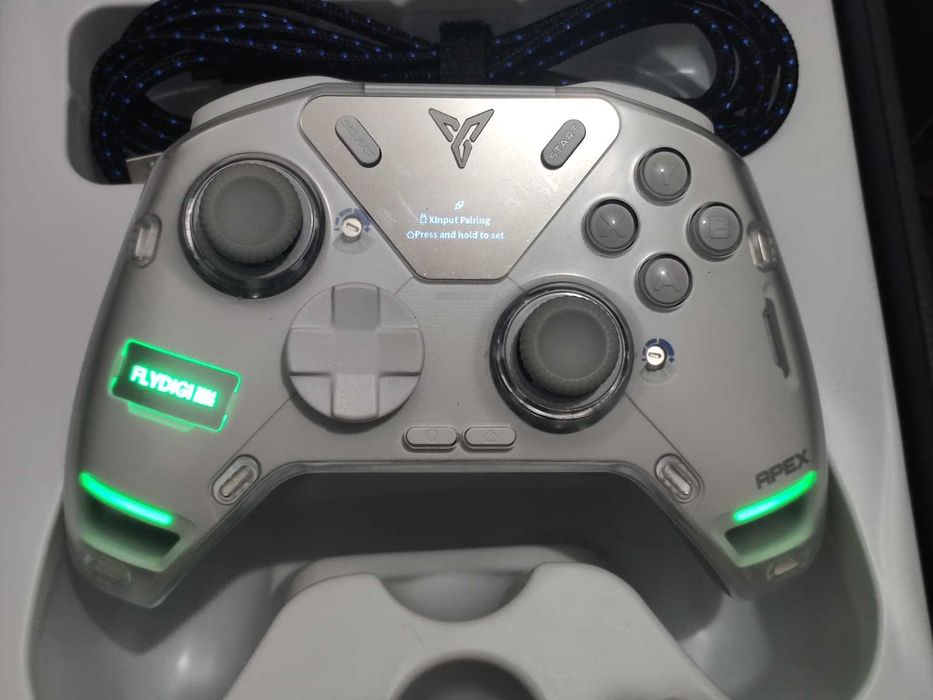 Flydigi apex 4 controller + accesorii
