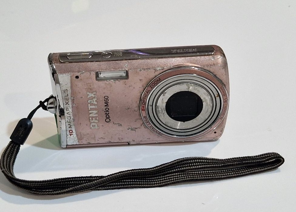Aparat foto Pentax.  A trecut prin războiul din Iran