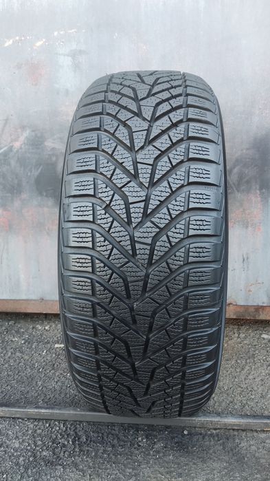 1брой  зимна гума 205/55/16 Yokohama Blue Earth 
8.16mm
Перфектно съст