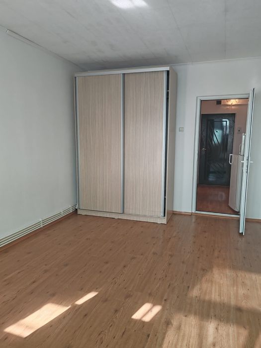 Proprietar închiriez garsonieră I2 în spate la Reno Doja