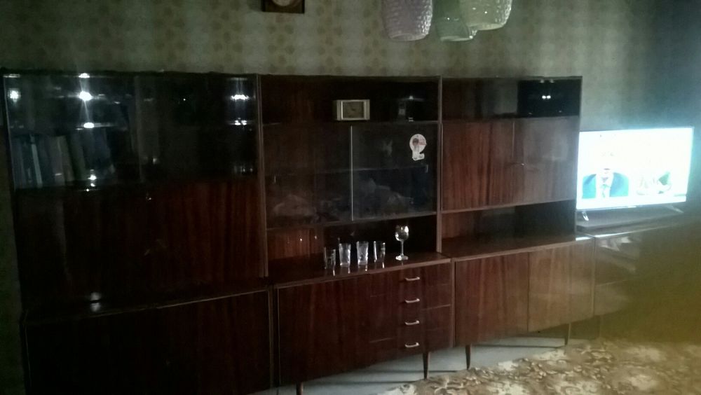 СТЕНКА,Красное Дерево,Полированая,внутри и снаружи,произ-во РУМЫНИЯ