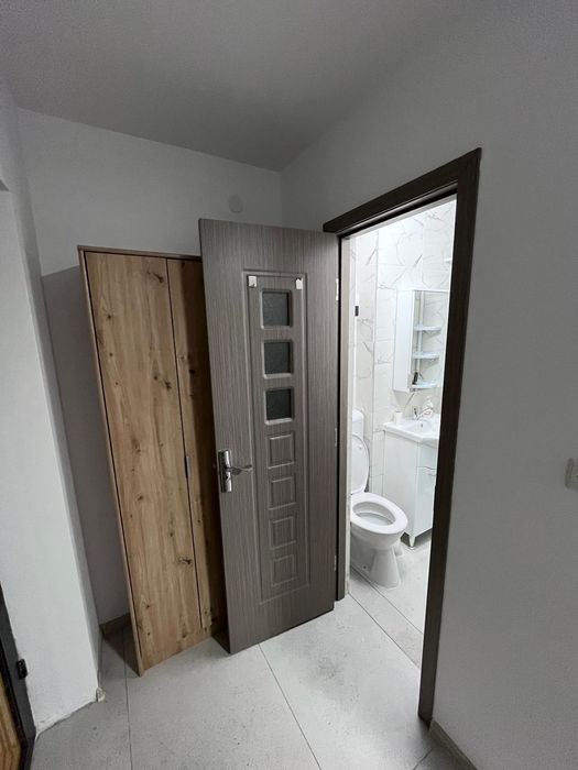 Vand garsoniera, etajul 2