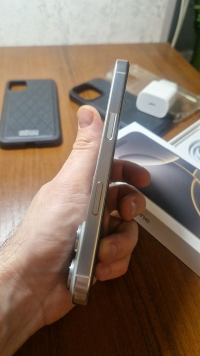 Iphone 16 pro 256 EAC Natural Titanium