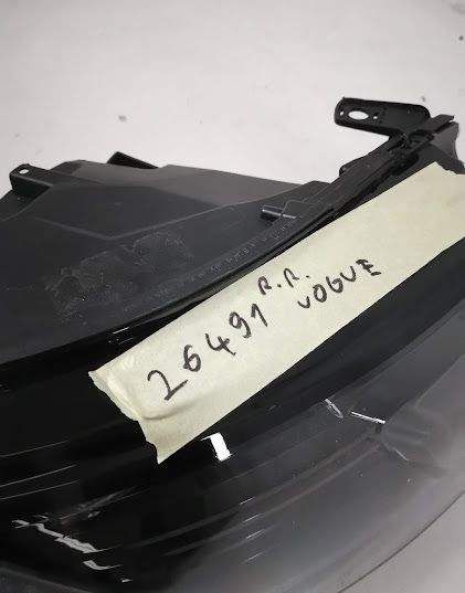 Фар Дясно оригинално НОВ Вог Ленд Роувър / Far Desno origilano NOV Vog