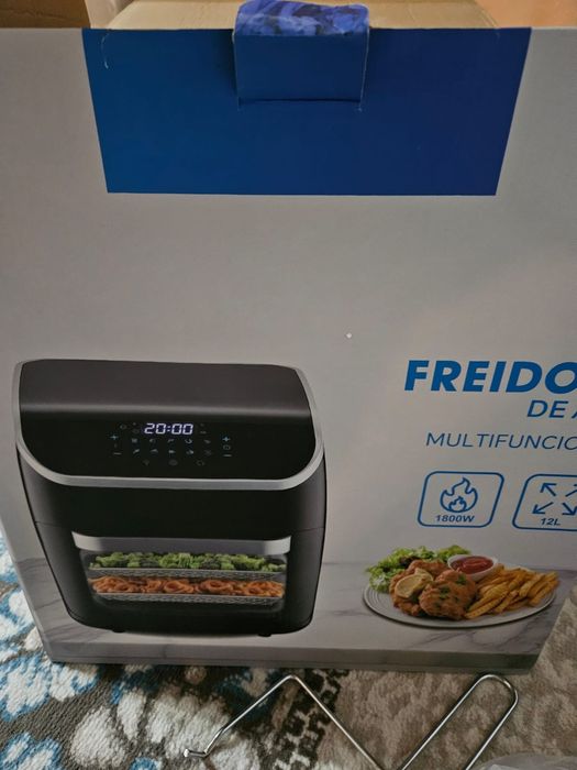 Электрогриль в хорошем состоянии