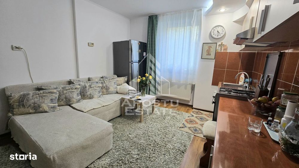 Apartament de vanzare cu 2 camere, centrala proprie, zona Ronat — fotografia 1