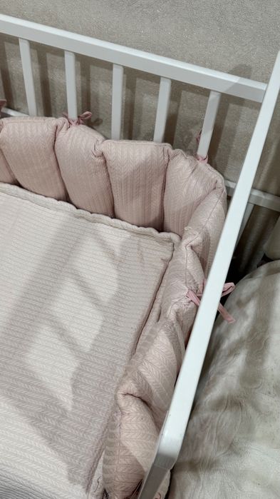 Продам детскую кроватку с матрасом