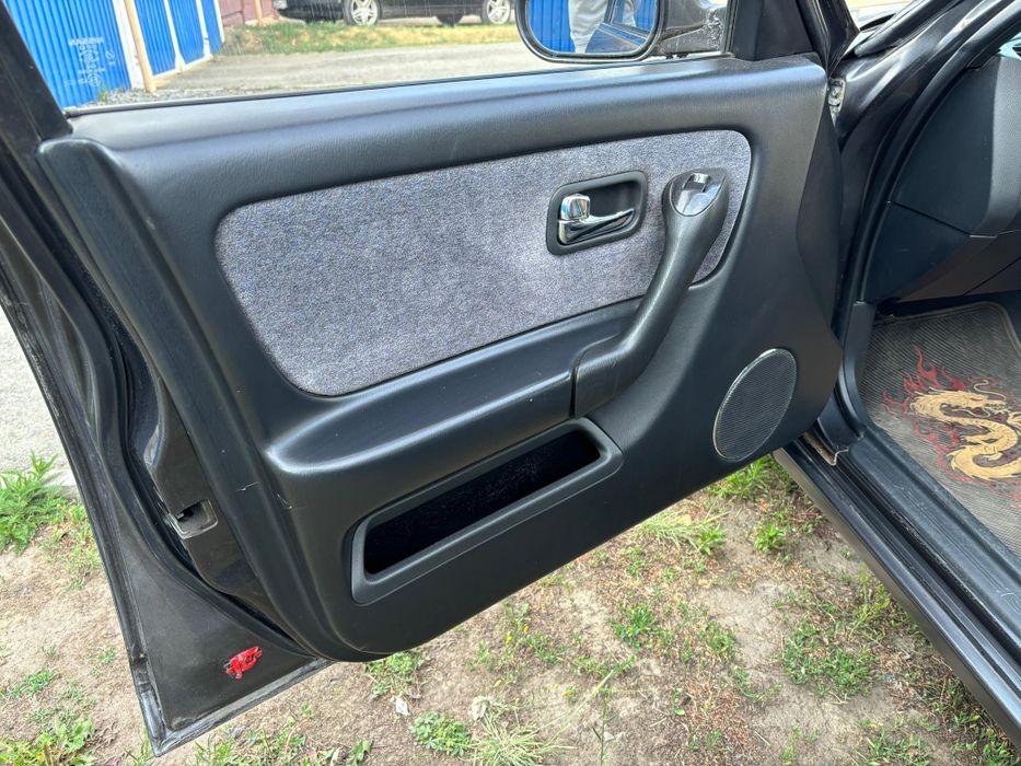 Салон skyline r33