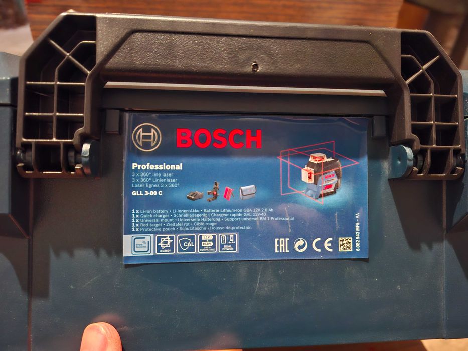 Nivela laser Bosch Professional GLL 3-80 C in cutie cu 2 acumulatori
