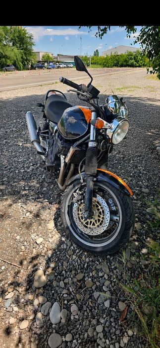 Suzuki GSX 750 – 750 cm³ – 2001 – 25.557 km