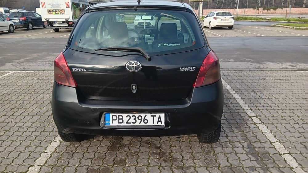 Тоюта ярис 2006 год бензин 1.0