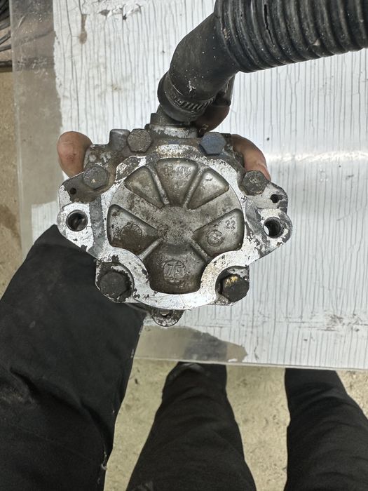 Хидравлична помпа VW Passat B2 1.6TD 1991-1998Година