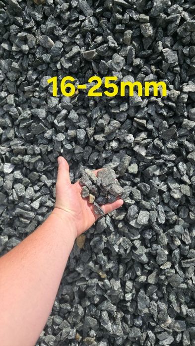 Piatra de calcar de diferite dimensiuni la mașină sau la saci