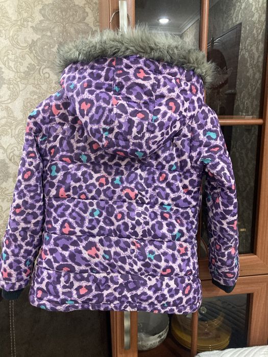 Продам зимнюю куртку на девочку