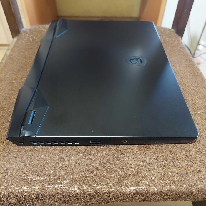 Продавам лаптоп - MSI GP66 Leopard 10UG Gaming Laptop