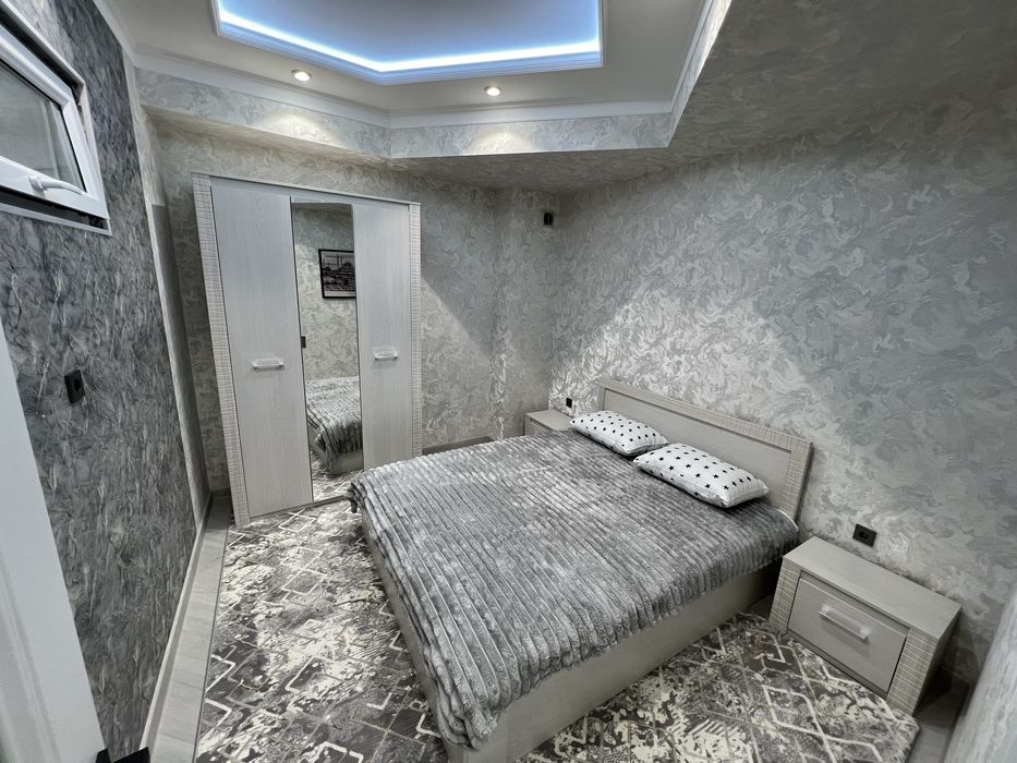 Ижарага 2 хонали, 1 чи каватда жойлашган квартира берилади.