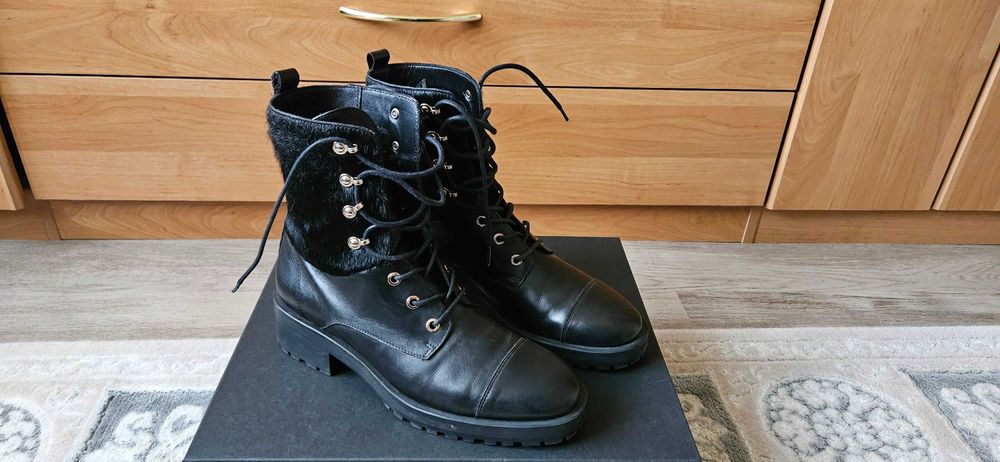 Ghete piele Massimo Dutti