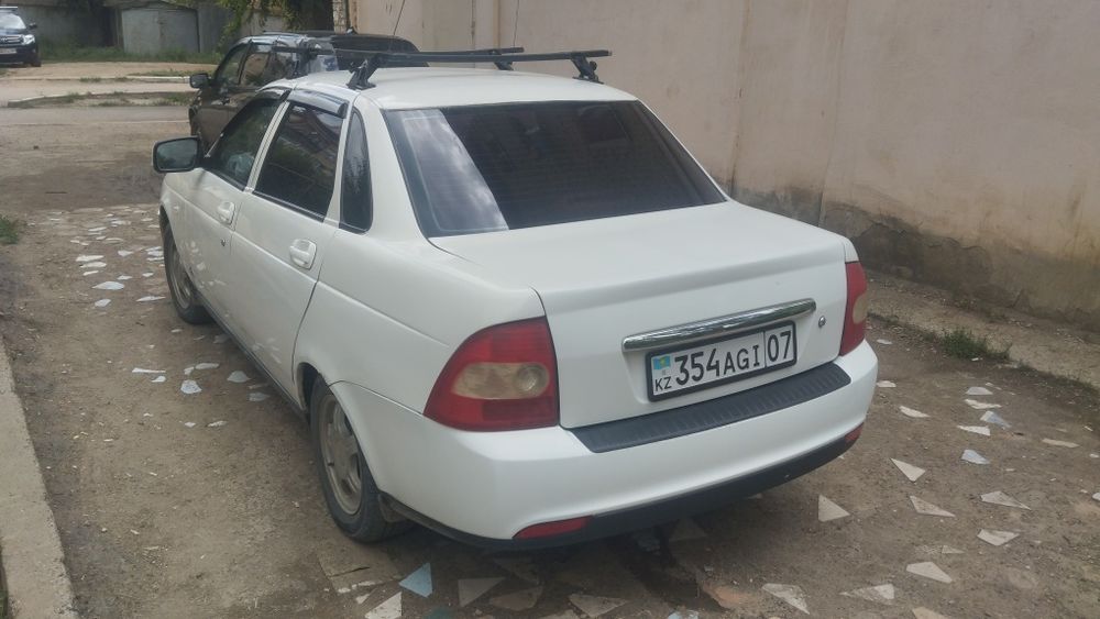 Продам Приору 12