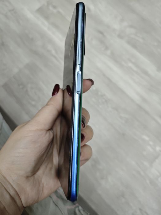 Продам телефон Vivo