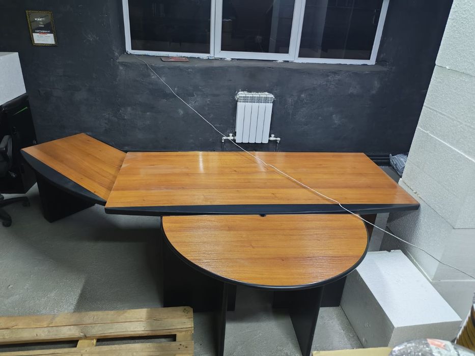 Продаю стол для кабинета