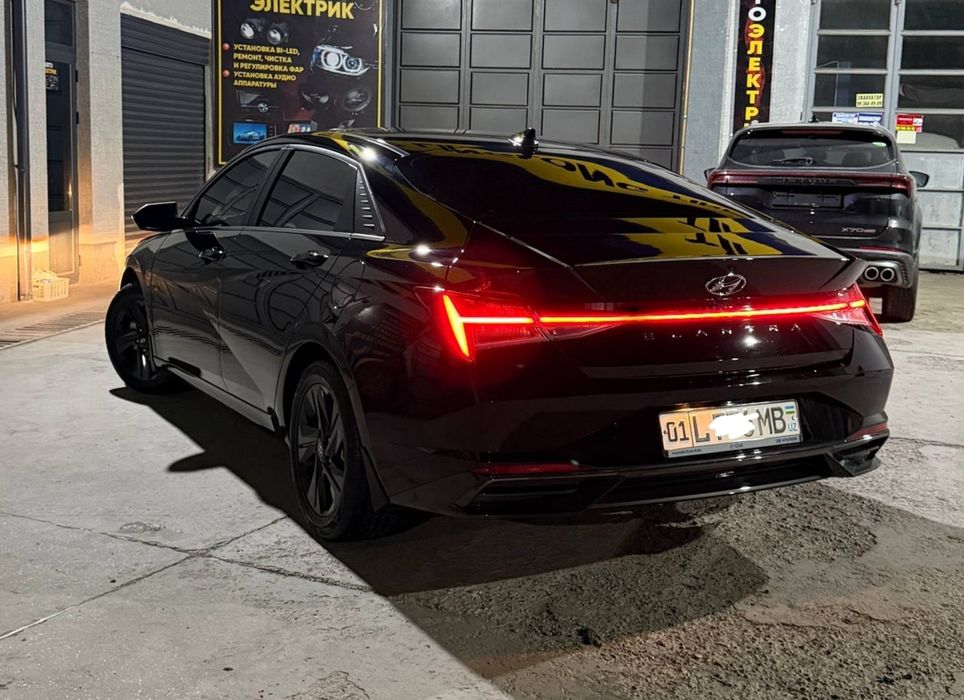 Hyundai Elantra 2022 — 2