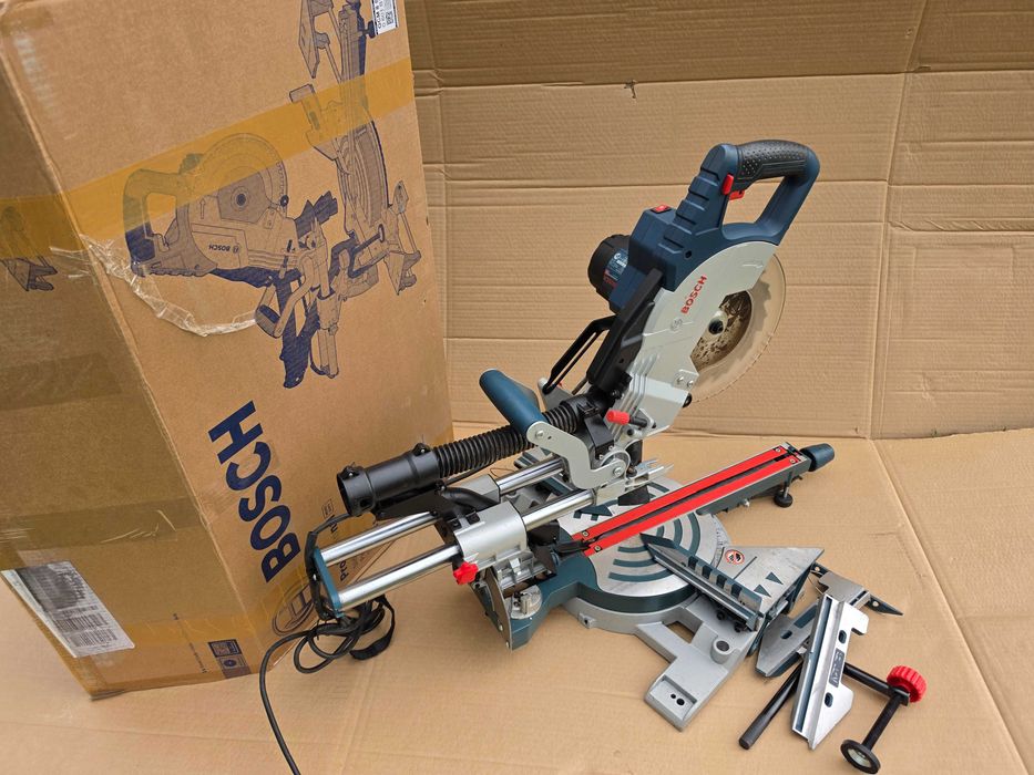 BOSCH GCM 8 SJL Ferăstrău circular staționar cu sanie de glisare