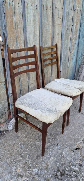 Дървени  столове