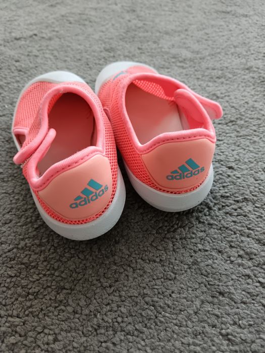 Детски затворени сандали/пантофи Adidas, номер 24