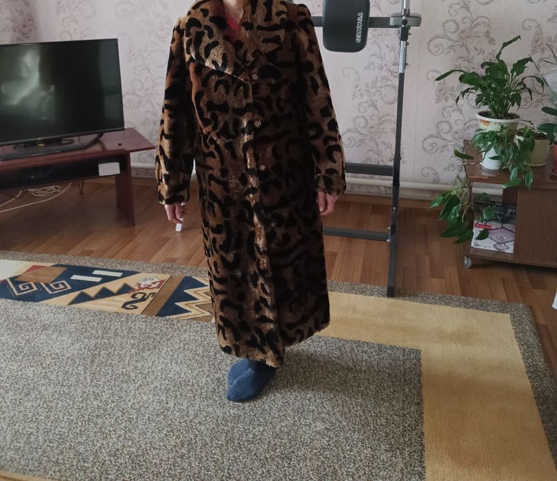 Женская шуба длинная