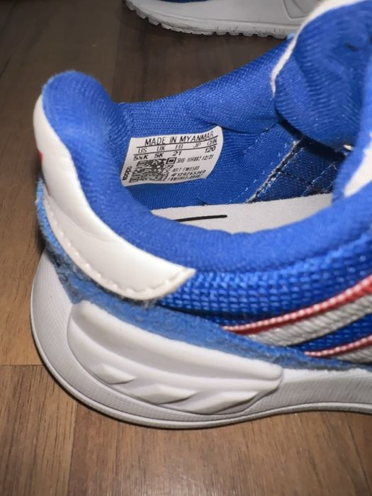 Adidasi baiat marimea 21