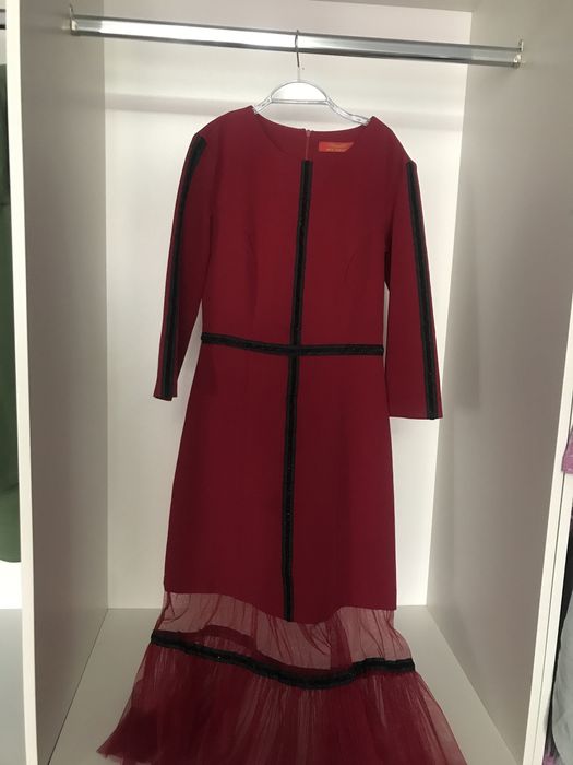 Продам платьев