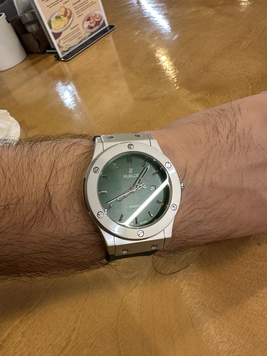 Часы Hublot кварцевые