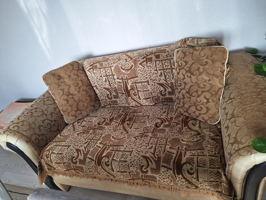 Продётся уголок из диванов и кресло