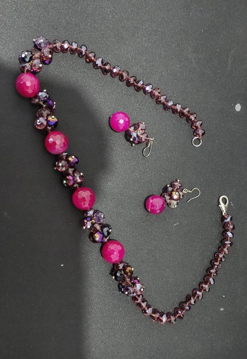 Срочно продам бусы женские