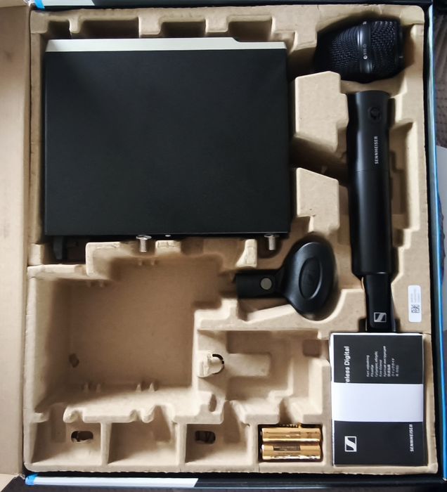 Професионална  безжична система Sennheiser EW-D 835-S SET