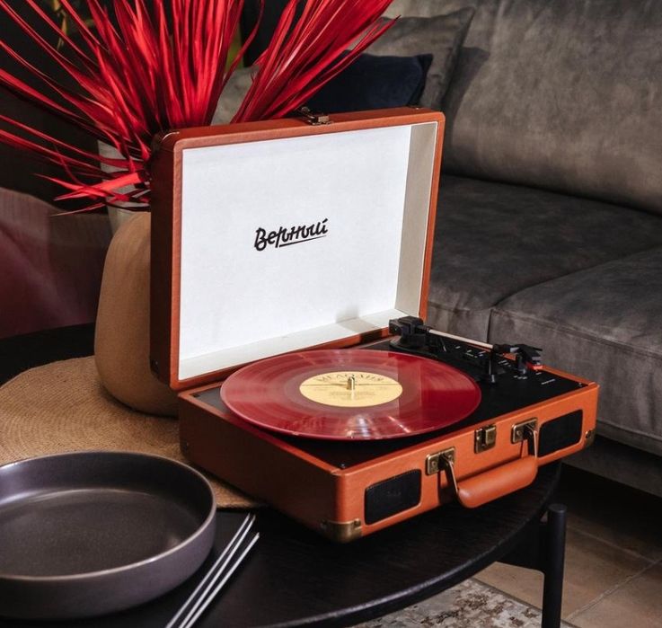 Новый виниловый проигрыватель «Верный»