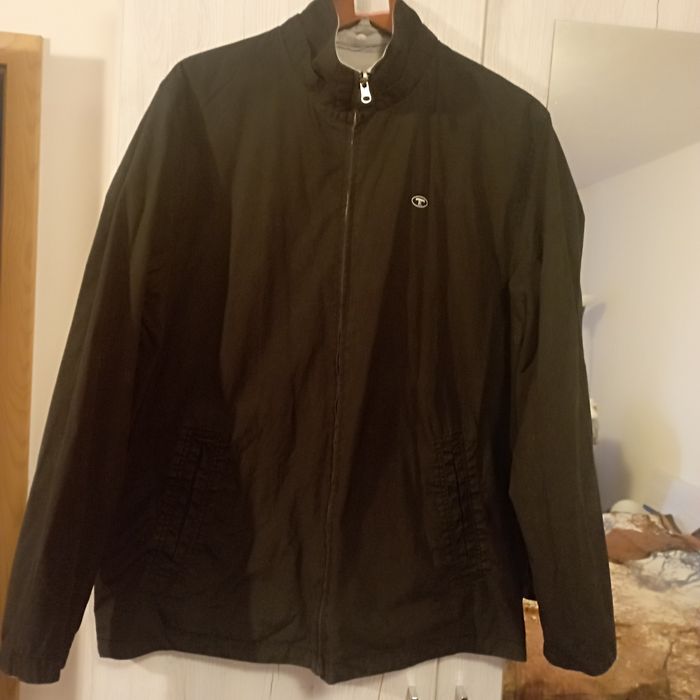 Продава се мъжко двулицево яке Tom Tailor