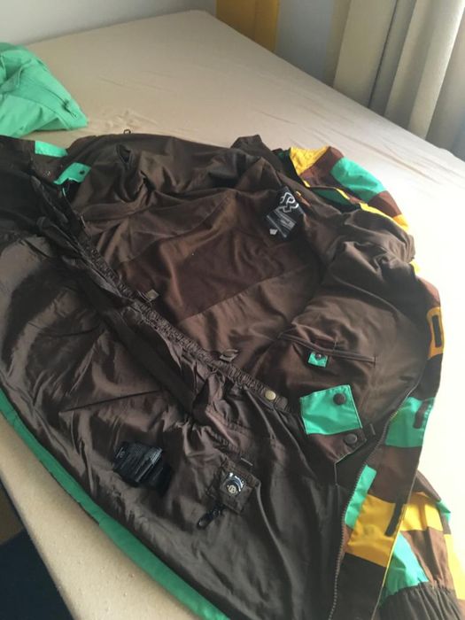 Costum snowboard , ski, pantaloni snowboard , geaca snowboard